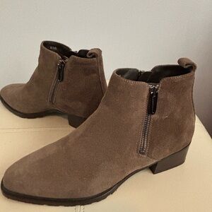 Aquatalia gray suede booties, size 8.5
